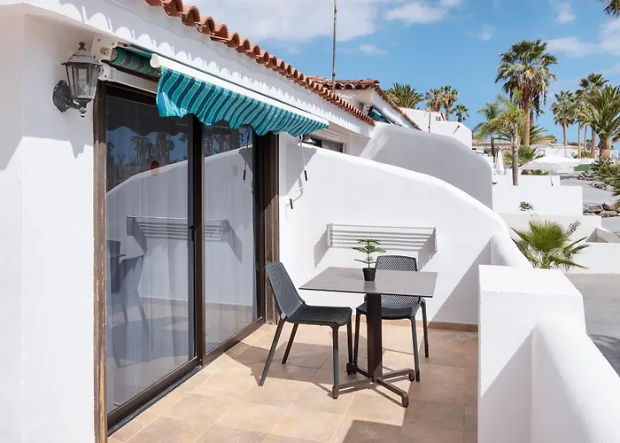 The Club - Accommodation - Dining - Events